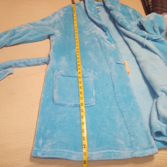 Bathrobe - Picture 11 of 12